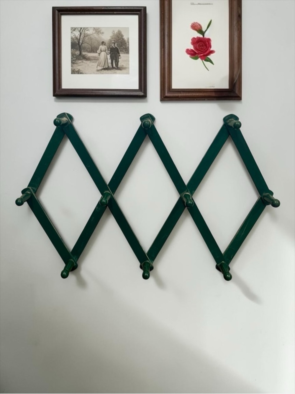 Vintage Wooden 10 Peg Accordian Folding Rack Hat Coat Mug Rack Expandable Green